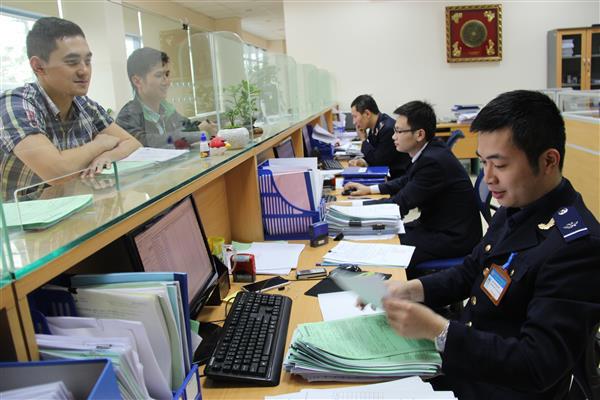 Chế độ kế toán thuế được thực hiện đồng bộ, tập trung theo quy định tại Thông tư 174. Trong ảnh, hoạt động nghiệp vụ tại Cục Hải quan Bắc Ninh. Nguồn: PV.
