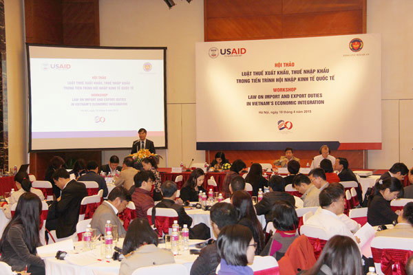 Một cuộc hội thảo lấy ý kiến vào dự thảo Luật Thuế XK, thuế NK.