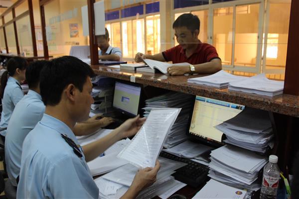 Hoạt động nghiệp vụ hải quan tại Chi cục Hải quan cửa khẩu Móng Cái, Cục Hải quan Quảng Ninh. Nguồn: PV.