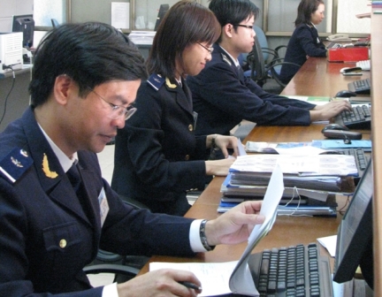 Hoạt động nghiệp vụ tại Chi cục Hải quan cảng Cái Lân, Cục Hải quan Quảng Ninh. Nguồn: PV.