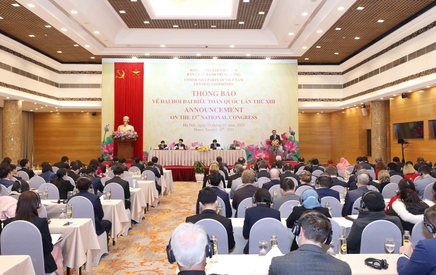 Ban Chấp hành Trung ương Đảng tổ chức cuộc họp thông báo về Đại hội lần thứ XIII của Đảng tới Đoàn Ngoại giao và các tổ chức quốc tế tại Việt Nam. 