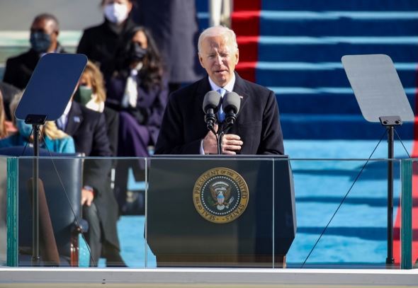  Ông Joe Biden chính thức trở thành Tổng thống Mỹ thứ 46.  Ảnh: Reuters 