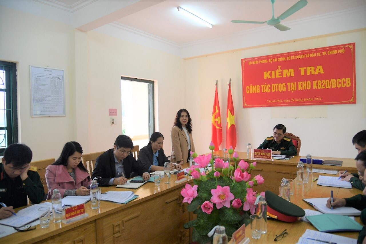 Phó Tổng cục trưởng Tổng cục DTNN Nguyễn Thị Phố Giang và Đoàn công tác của Tổng cục DTNN có buổi làm việc kiểm tra công tác DTQG tại kho K820/BCCB (ngày 29/10/2021).