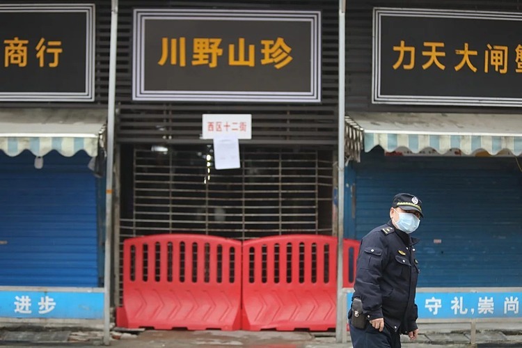 Chợ hải sản tại Vũ Hán, Trung Quốc bị đóng cửa. Ảnh: Simon Song