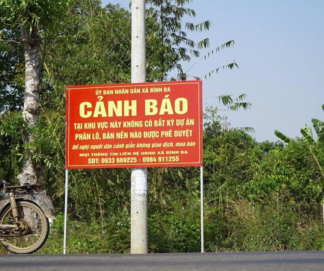 Một bảng cảnh báo của chính quyền xã Bình Ba.