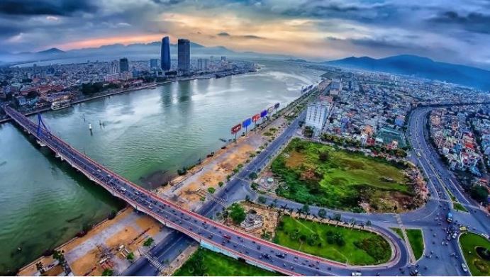 TP. Đà Nẵng là nơi đã được đầu tư quá mạnh của nhà nước và các doanh nghiệp, đặc biệt là hệ thống hạ tầng đô thị, các công trình công cộng, xã hội, dịch vụ thiết yếu…  Nguồn: internet