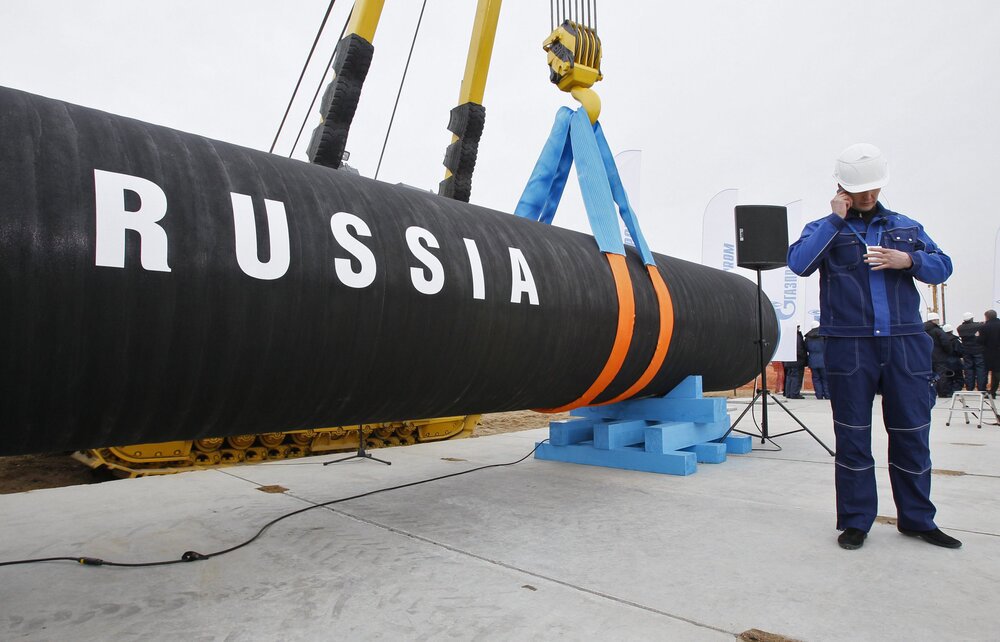 Châu Âu cần sớm giảm sự phụ thuộc vào khí đốt của Nga.  Ảnh: Reuters.