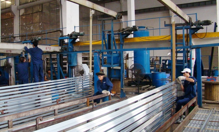 Công ty TNHH Nhôm Đông Á đã khẳng định vị thế là một trong những nhà máy sản xuất hiện đại, quy mô lớn về sản xuất nhôm thanh định hình. Nguồn: internet
