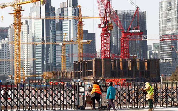  Công nhân Trung Quốc tại một công trường xây dựng ở Bắc Kinh. Nguồn: EPA 
