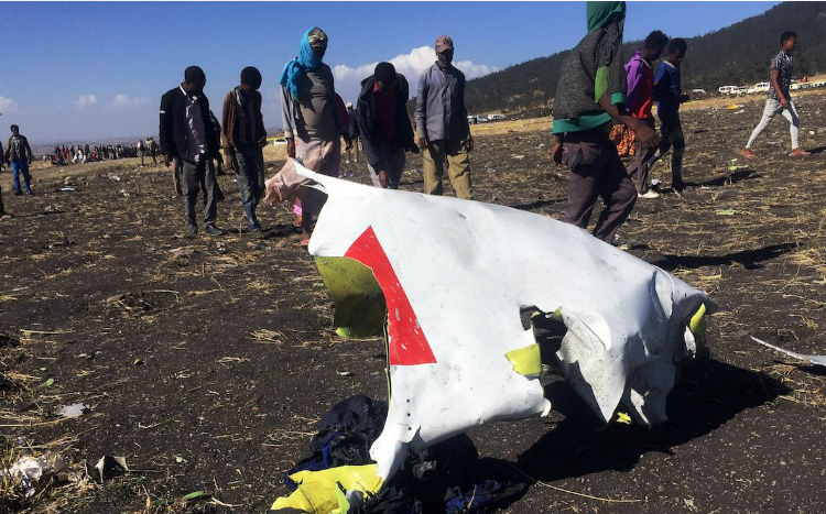  Mảnh vỡ còn sót lại của chiếc Boeing 737 MAX 8 gặp nạn tại Ethiopia. Nguồn: internet