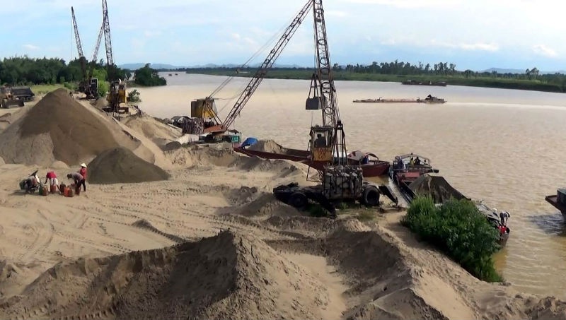 Hà Nội được xác định là địa bàn trọng điểm và phức tạp về khai thác, tập kết, trung chuyển cát  bởi nhu cầu sử dụng cát trong xây dựng cao nhất cả nước. Nguồn: internet