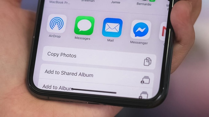 Apple khuyến cáo người dùng iPhone, iPad không nhấp vào email lạ. Ảnh: Gadgetmatch