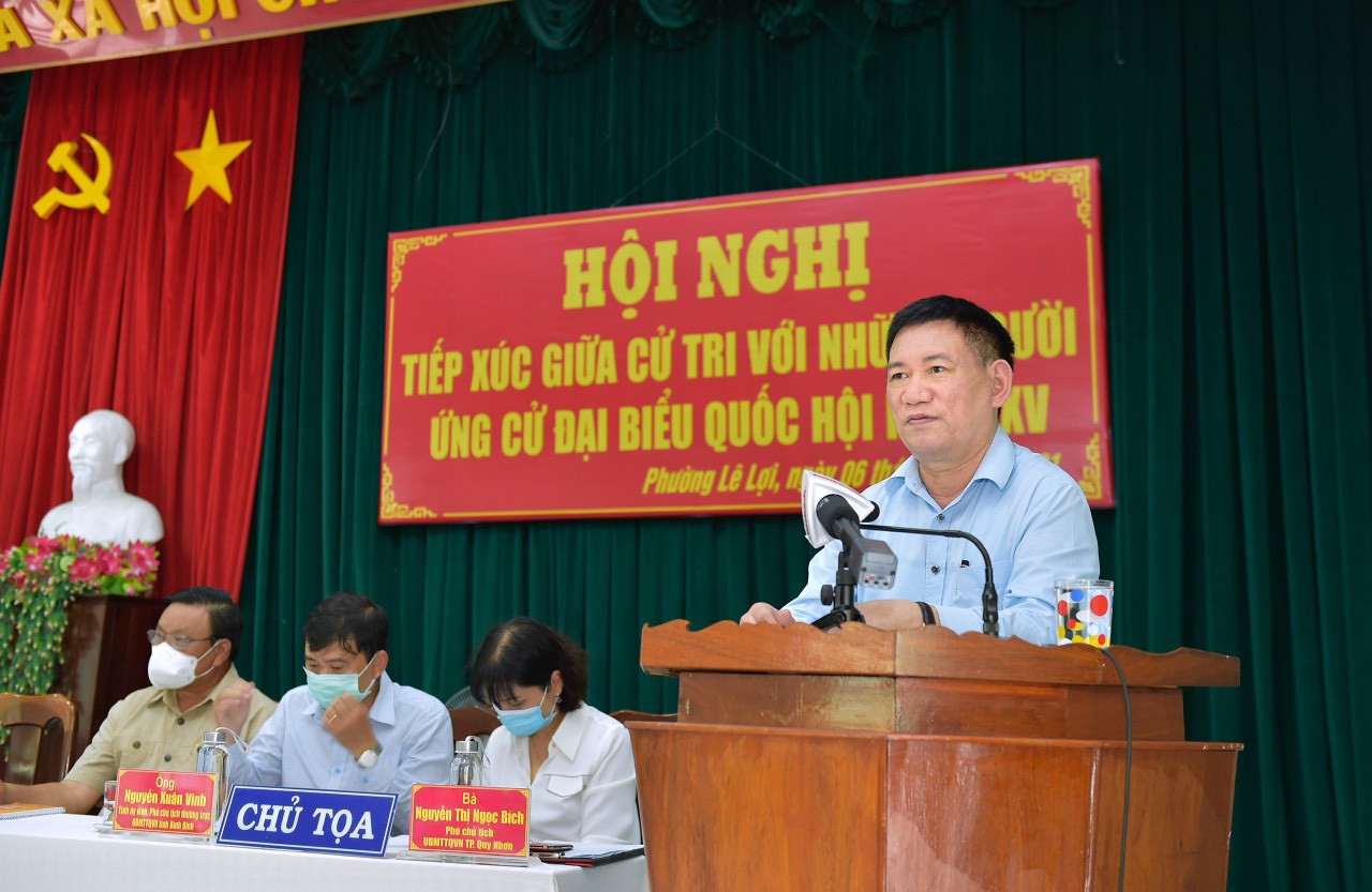 Bộ trưởng Hồ Đức Phớc phát biểu tại hội nghị tiếp xúc cử tri tại phường Lê Lợi, TP. Quy Nhơn, tỉnh Bình Định.