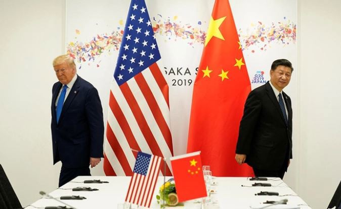 Tổng thống Donald Trump (trái) và Chủ tịch Tập Cận Bình tại hội nghị G20 ở Osaka, Nhật Bản, tháng 6/2019. Ảnh: Reuters