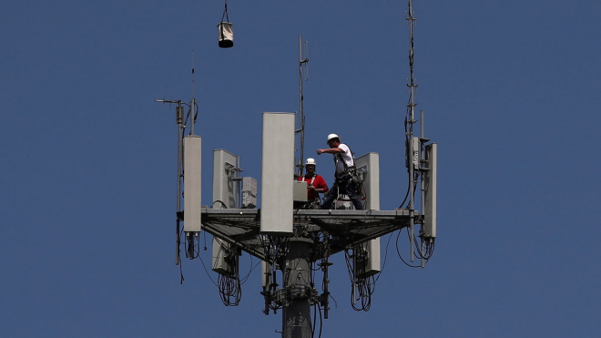  Một trạm viễn thông được lắp đặt tại Texas, Mỹ. Ảnh: Reuters 