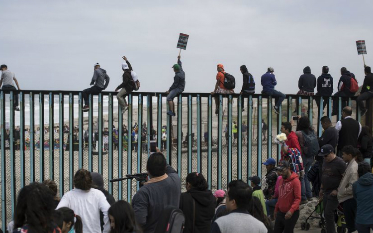  Làn sóng nhập cư trái phép thông qua biên giới Mexico - Mỹ là nguyên nhân khiến chính quyền Trump áp thuế lên toàn bộ hàng hoá Mexico 