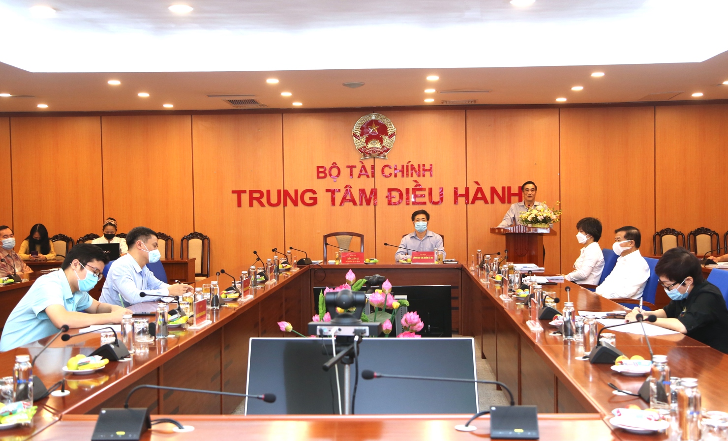Thứ trưởng Bộ Tài chính Trần Xuân Hà chủ trì hội nghị tại điểm cầu Bộ Tài chính.