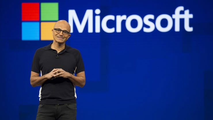 CEO Satya Nadella chính thức ngồi ghế Chủ tịch Microsoft. Ảnh: Bloomberg