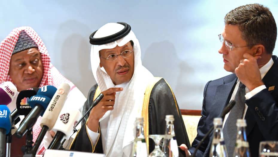  Nhóm OPEC rơi vào khủng hoảng với cuộc đấu khẩu gay gắt giữa Ả Rập Xê-út và UAE.  Ảnh: AFP 