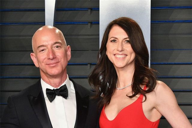 Sau khi vụ ly hôn này hoàn tất, MacKenzie Bezos sẽ nhận được 4% cổ phần tại Amazon.