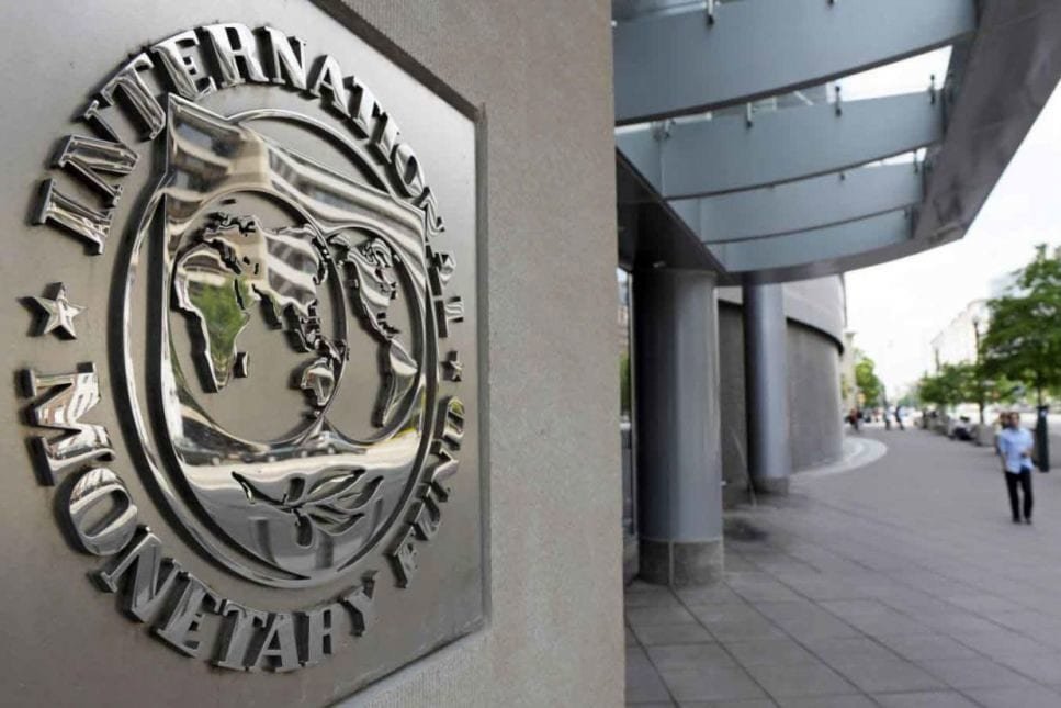  Quỹ Tiền tệ Quốc tế (IMF) đã cảnh báo rằng rủi ro lạm phát sẽ không chỉ là nhất thời.  Ảnh: Reuters. 