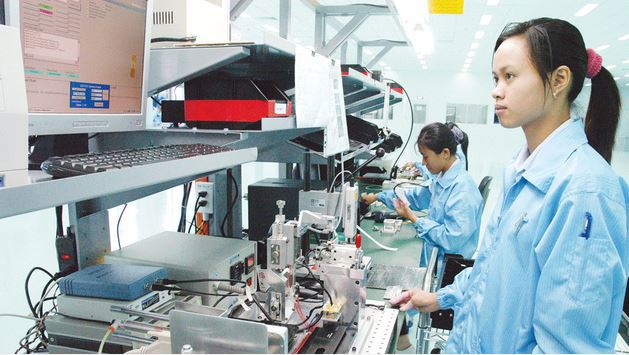 Sản xuất thiết bị đọc mã vạch tại Công ty Datalogic Việt Nam trong Khu công nghệ cao TPHCM. Ảnh: CAO THĂNG