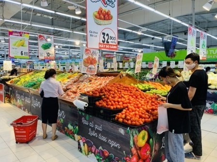 Hàng hóa ở các siêu thị vẫn đủ để  phục vụ nhu cầu của khách hàng.  (Ảnh: Đức Duy) 