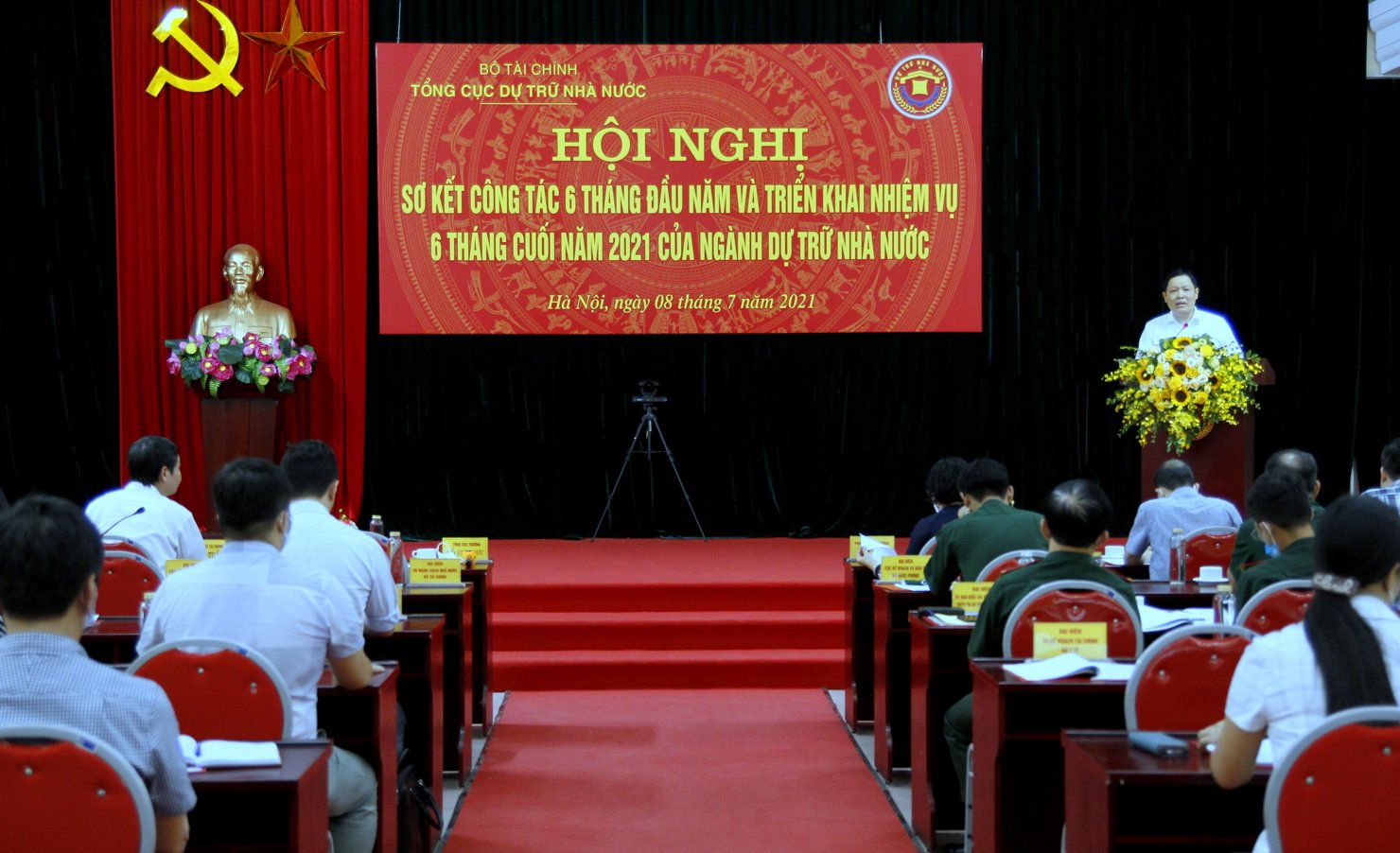 Tổng cục trưởng Tổng cục Dự trữ Nhà nước Đỗ Việt Đức phát biểu tại Hội nghị sơ kết 6 tháng đầu năm và triển khai nhiệm vụ 6 tháng cuối năm của ngành Dự trữ Nhà nước.