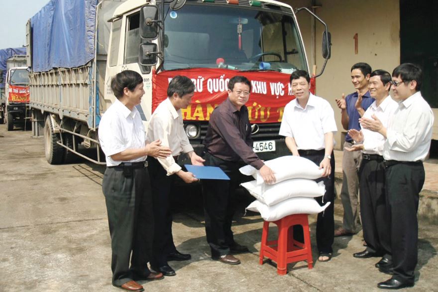 Ngành Dự trữ Nhà nước luôn thực hiện xuất cấp gạo dự trữ cứu trợ, hỗ trợ người dân kịp thời, đảm bảo đủ số lượng.