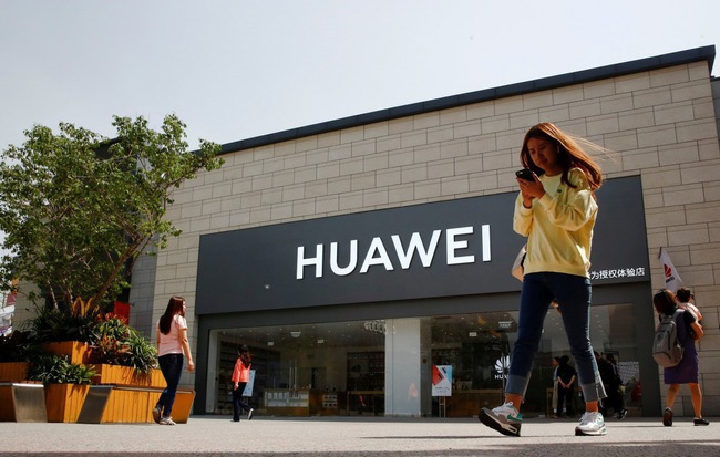 Cuộc chiến thương mại giữa Mỹ và Trung Quốc sắp sửa giáng một đòn chí mạng vào Huawei. Nguồn: internet
