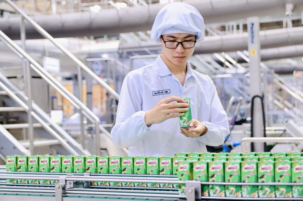 Nhà máy Nestlé Bông Sen ưu tiên trang bị và phát triển các kỹ năng cần thiết cho đội ngũ nhân viên để tiếp cận và làm chủ công nghệ. 