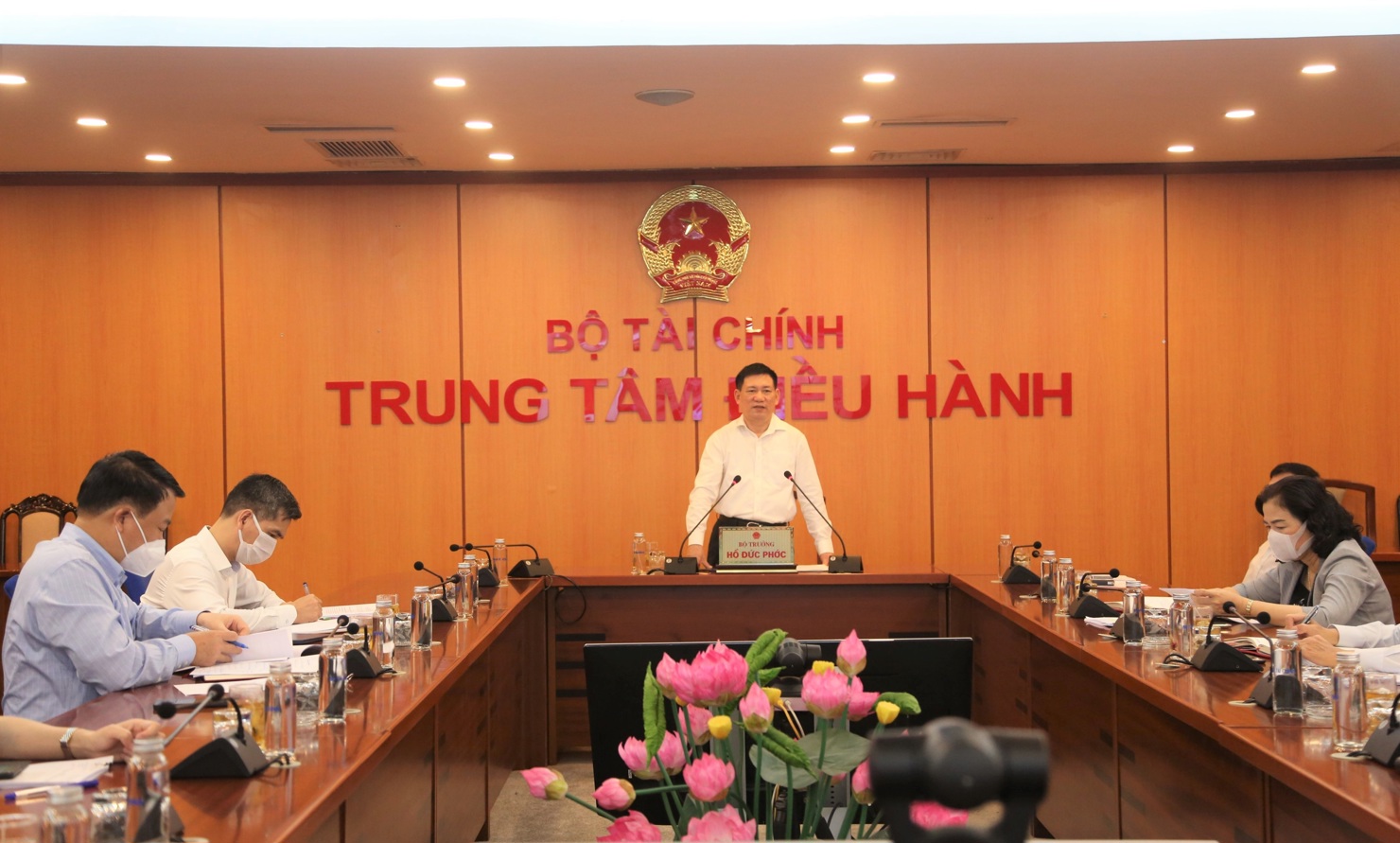 Bộ trưởng Bộ Tài chính Hồ Đức Phớc chủ trì hội nghị.