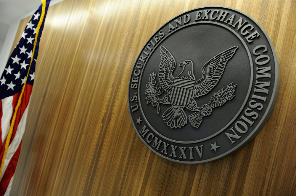 SEC phạt các công ty của tỷ phú Trung Quốc gần 540 triệu USD.  Ảnh: Reuters.