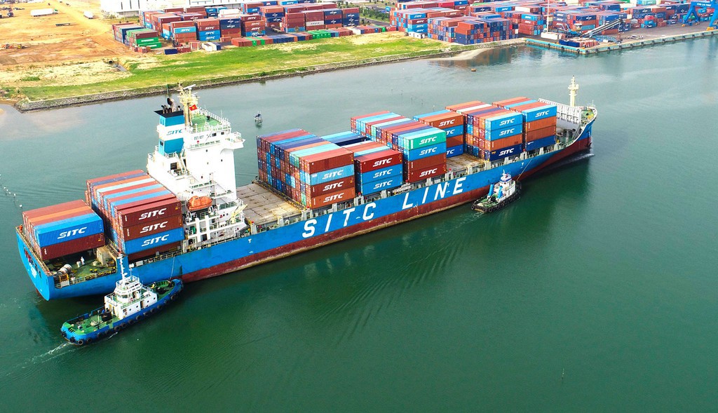 Xuất khẩu là một điểm sáng duy trì động lực tăng trưởng của Việt Nam. Ảnh: Lê Tiên