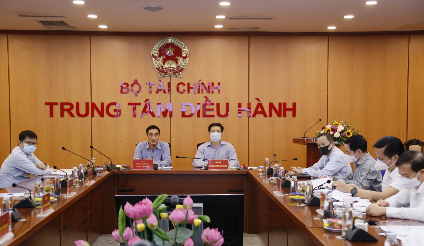 Thứ trưởng Bộ Tài chính Trần Xuân Hà phát biểu chủ trì hội nghị tại điểm cầu Bộ Tài chính.