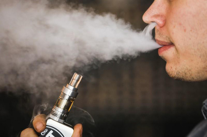 Hơi thuốc lá điện tử có thể gây ung thư phổi và bàng quang.