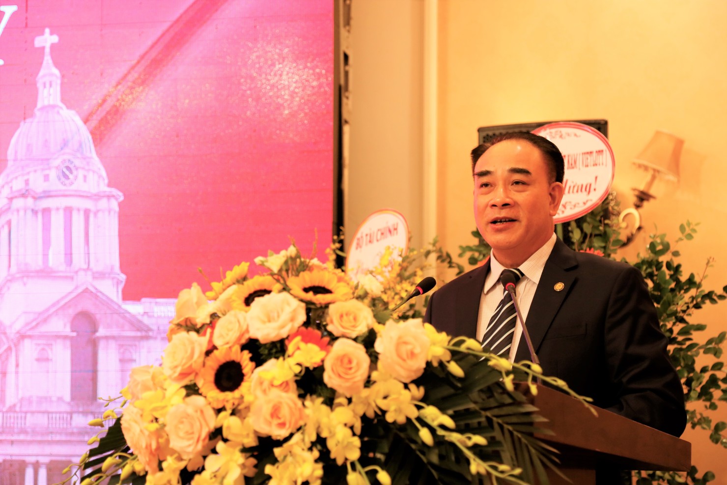 PGS., TS. Nguyễn Vũ Việt – Phó Giám đốc Học viện Tài chính tuyên bố khai giảng năm học mới.