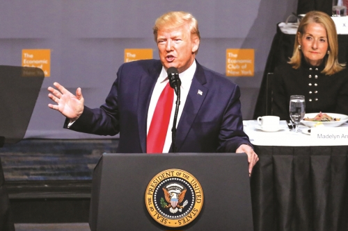 Tổng thống Donald Trump phát biểu tại Câu lạc bộ kinh tế New York ngày 12/1.