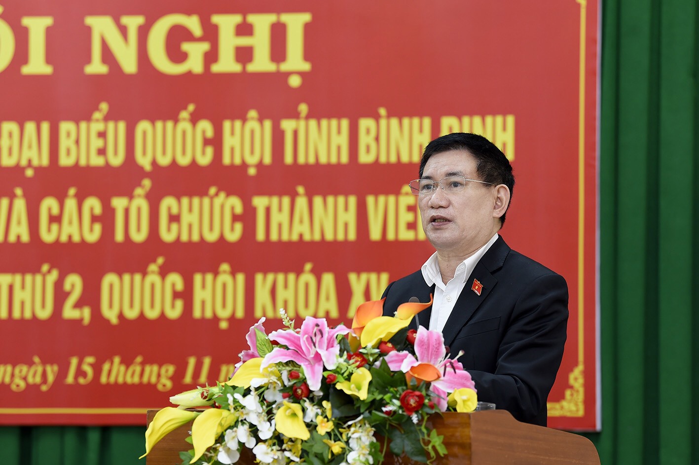 Bộ trưởng Hồ Đức Phớc phát biểu tại cuộc tiếp xúc cử tri. Ảnh: Minh Tuấn.