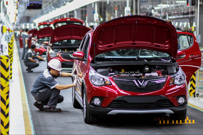 Chính phủ thống nhất với đề nghị của Bộ Tài chính miễn thuế nhập khẩu linh kiện ô tô của Vinfast để sản xuất, lắp ráp xe ô tô và cụm linh kiện xuất khẩu ra nước ngoài phục vụ mục đích kiểm nghiệm. Nguồn: internet
