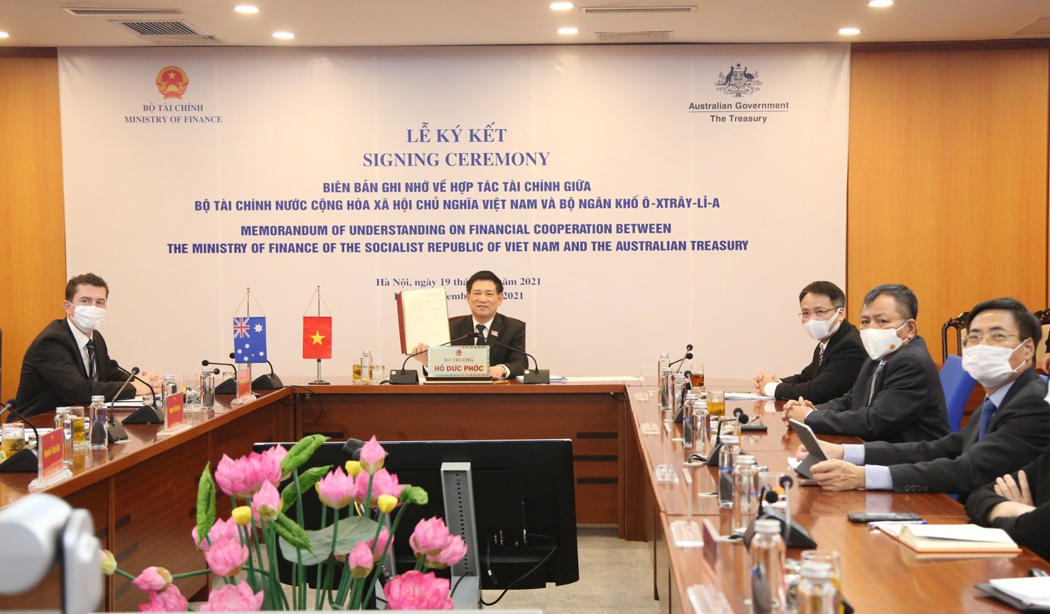 Bộ trưởng Bộ Tài chính Việt Nam Hồ Đức Phớc tại điểm cầu Bộ Tài chính Việt Nam.