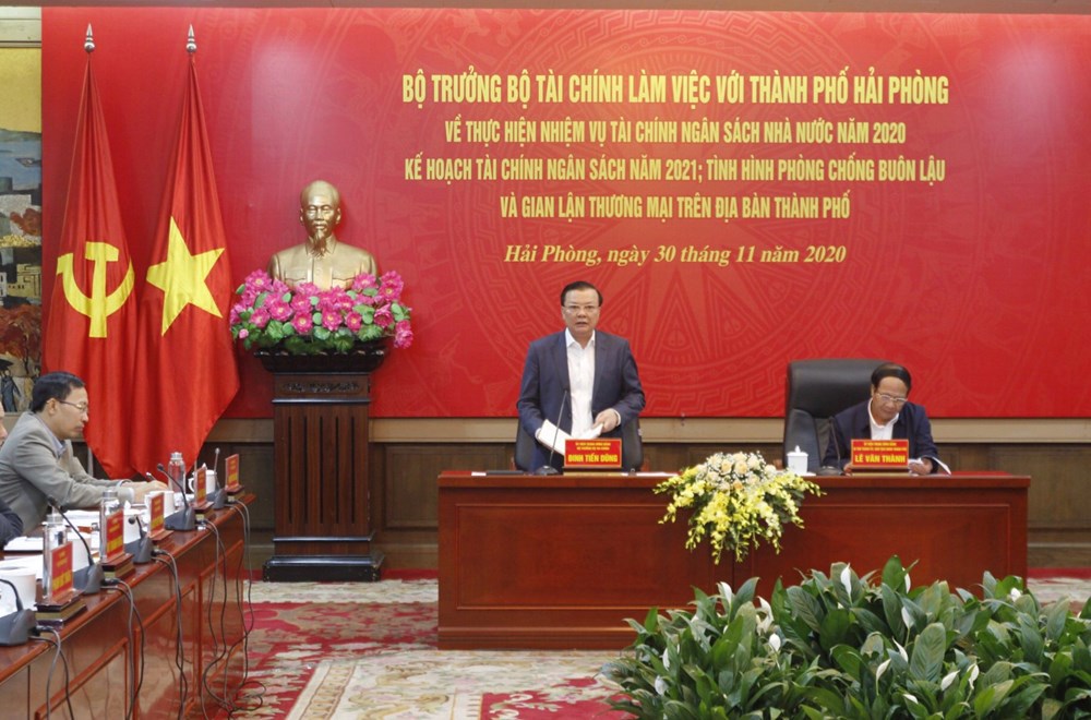 Bộ trưởng Bộ Tài chính Đinh Tiến Dũng phát biểu tại buổi làm việc. Nguồn: haiphong.gov.vn