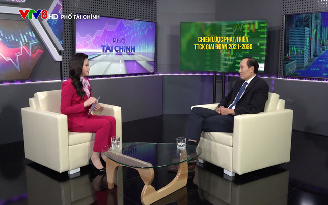  Ông Phạm Hồng Sơn, Phó Chủ tịch UBCKNN chia sẻ tại TalkShow Phố Tài chính 