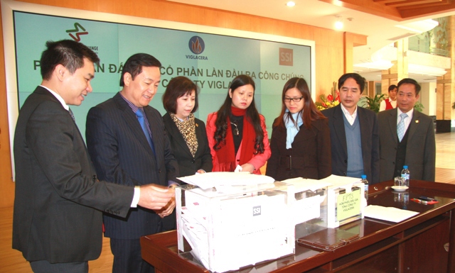 Phiên IPO cổ phần của Tổng công ty Viglacera ngày 20/2/2014 đã thu hút sự tham gia 603 nhà đầu tư. Nguồn: FinancePlus.vn