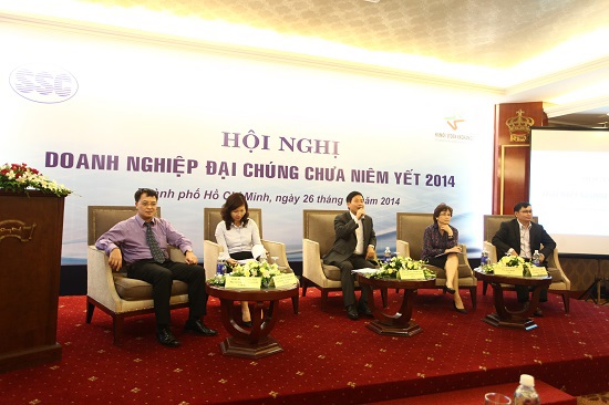 Ông Trần Văn Dũng, Chủ tịch HĐQT kiêm Tổng Giám đốc HNX đang giải đáp thắc mắc của doanh nghiệp tại Hội nghị. Nguồn: FinancePlus.vn