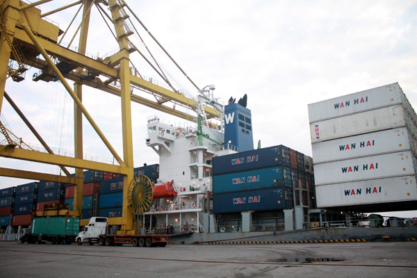 Mục tiêu phấn đấu của Cảng Đà Nẵng là đến năm 2018 hàng container qua Cảng đạt 340.000TEUs/năm, tàu khách từ 120 đến 130 tàu lớn/năm. Nguồn: FinancePlus.vn