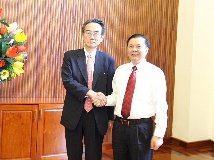 Bộ trưởng Đinh Tiến Dũng và ông ông Hatanaka Ryutaro tại buổi làm việc. Nguồn: financelus.vn