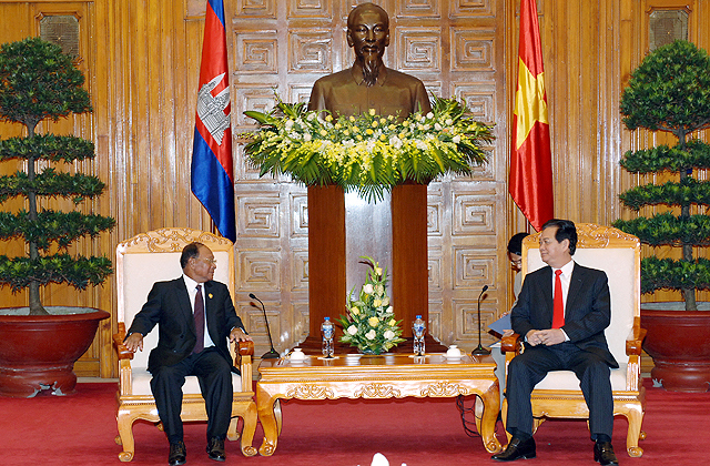 Thủ tướng Nguyễn Tấn Dũng và Chủ tịch Quốc hội Vương quốc Campuchia Samdech Heng Samrin. Nguồn: chinhphu.vn