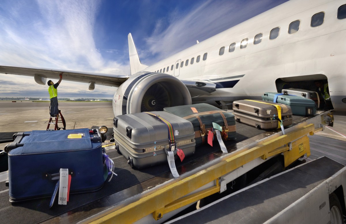 Hàng loạt vụ việc mất cắp, móc trộm hành lý xảy ra trên các chuyến bay cả trong và ngoài nước. Nguồn: internet