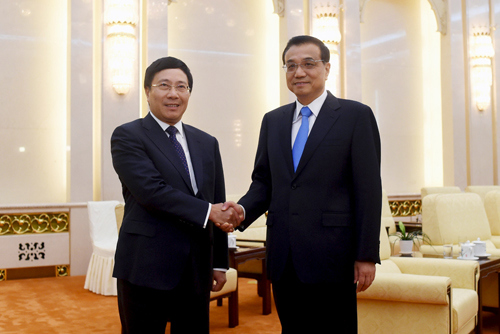 Phó thủ tướng, Bộ trưởng Ngoại giao Phạm Bình Minh hội kiến với Thủ tướng Trung Quốc Lý Khắc Cường. Nguồn: internet